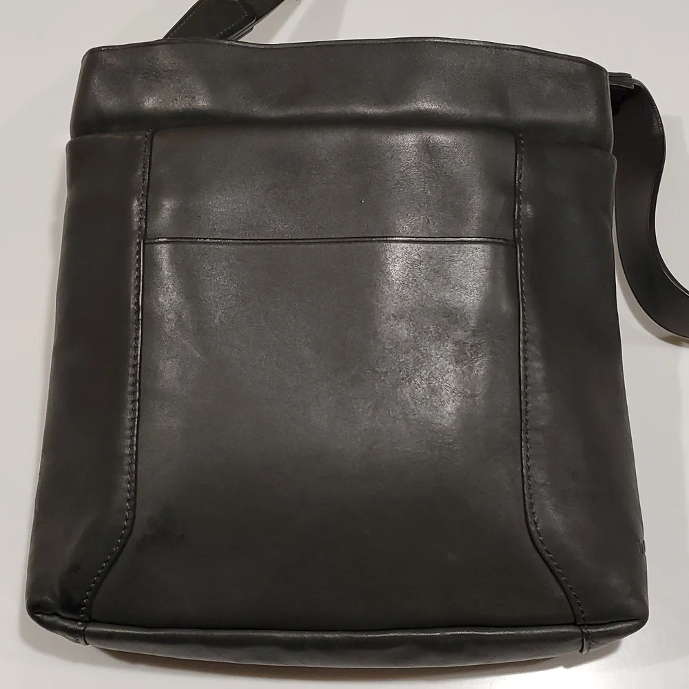 Unisex Tumi Diagonal Napa Leather Crossbody/Messenger Bag in Graphite